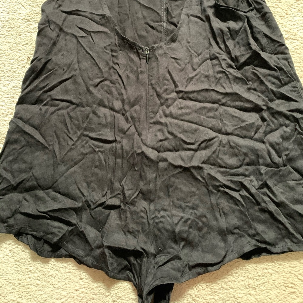 🌸 BLACK ROMPER SIZE S - Picture 2 of 3